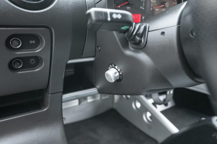 Детали интерьера Lotus Exige S240 2008 года  (фото 83 из 108)